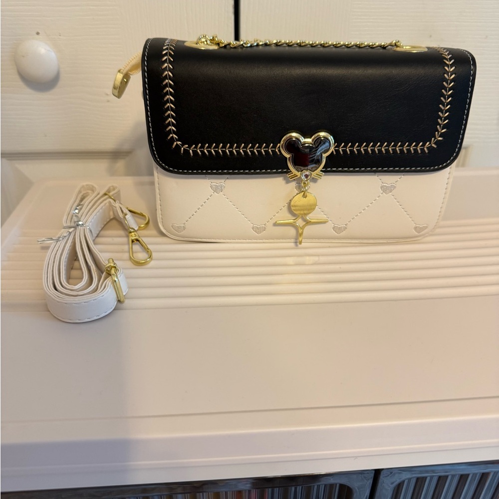 Source Unknown Black and Cream Crossbody Bag with Gold Hardware